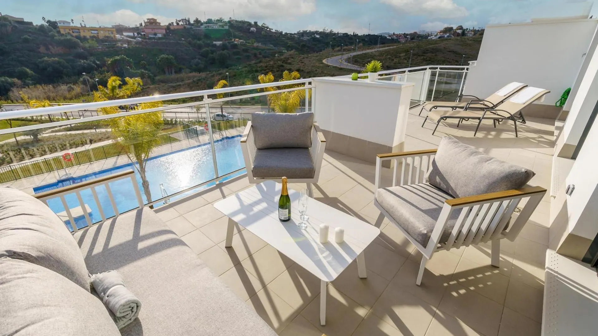 Apartment La Cala With Pool - Happy Rentals La Cala De Mijas